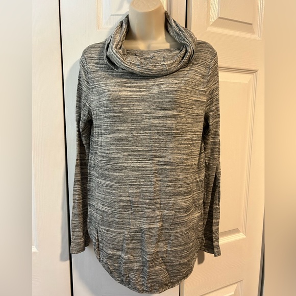 Turtle Neck top, long sleeve, gray/white pattern - Picture 1 of 3
